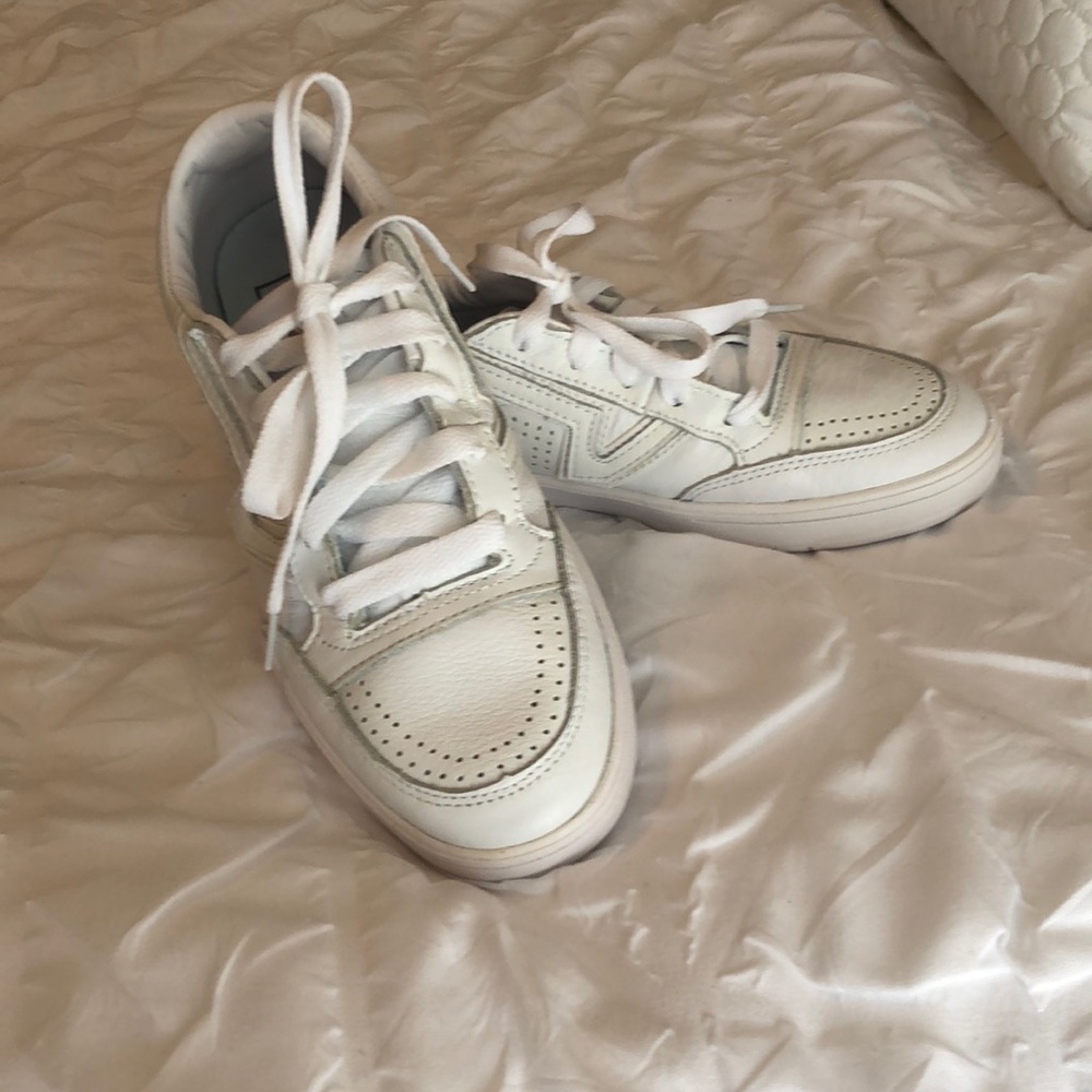 NWOT Vans white leather sneakers